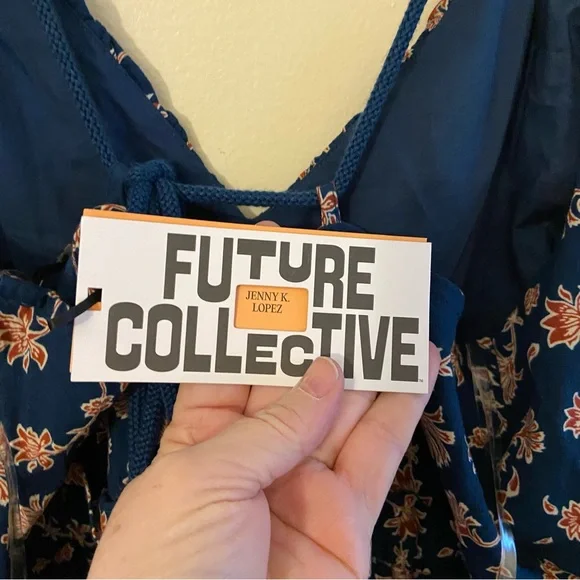 NWT Future Collective Women's Blue Floral Dress 1X - Picture 9 of 10